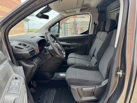 Opel Combo1.2i "3 ZIT" Carplay/trekhaak/benzine/55000km/2020