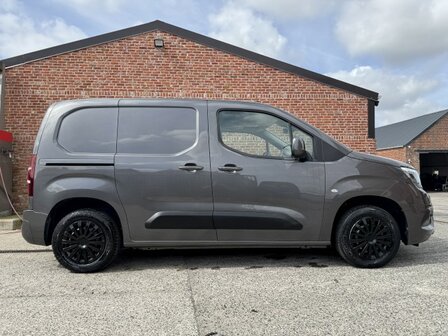 Opel Combo1.2i "3 ZIT" Carplay/trekhaak/benzine/55000km/2020