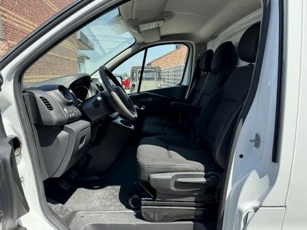 Renault Trafic 2.0dci"LICHTE VRACHT"3zitplaats/trekhaak/2021