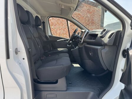 Renault Trafic 2.0dci"LICHTE VRACHT"3zitplaats/trekhaak/2021