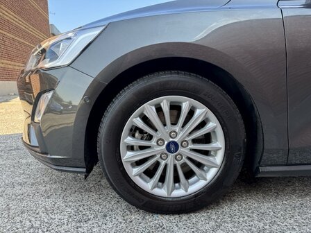 Ford focus 1.0i "80 000km" carplay/keyless/cruise/camera