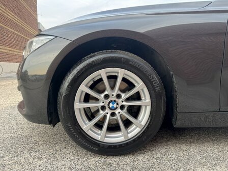 Bmw 316d touring "FACELIFT" Navi/cruise/pdc/clima/ohboek/eu6