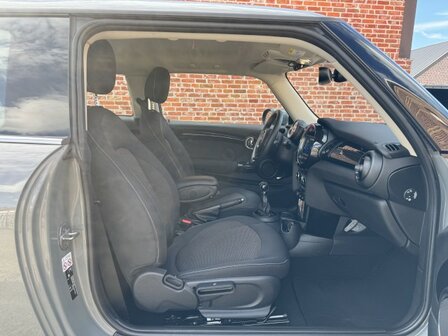 Mini One cooper 1.5i "65 000KM" pdc/clima/led/oh-boek/2020