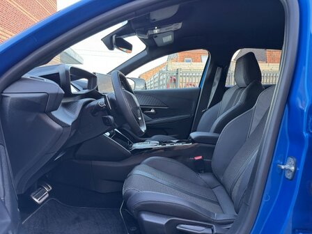 Peugeot 208 "AUTOMAAT" Gt-line/full-option/1500km/2024