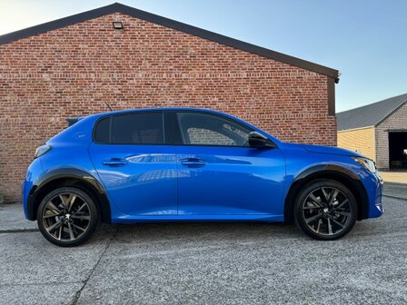 Peugeot 208 "AUTOMAAT" Gt-line/full-option/1500km/2024
