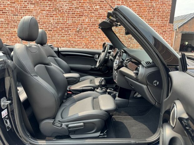 Mini Cooper carbio 1.5I "AUTOMAAT" Full-option/25 000km/2023
