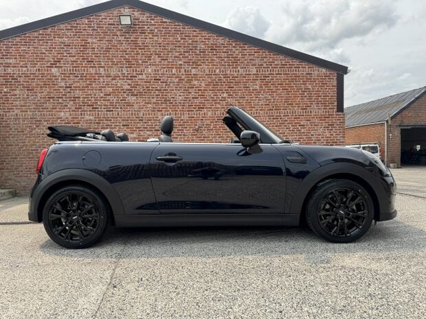 Mini Cooper carbio 1.5I "AUTOMAAT" Full-option/25 000km/2023