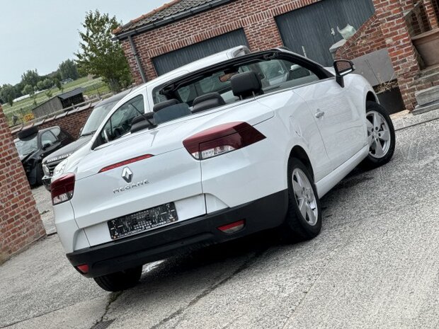 Renault Megane 1.6i "90 000km" Navi/cruise/pdc/XENON/2011