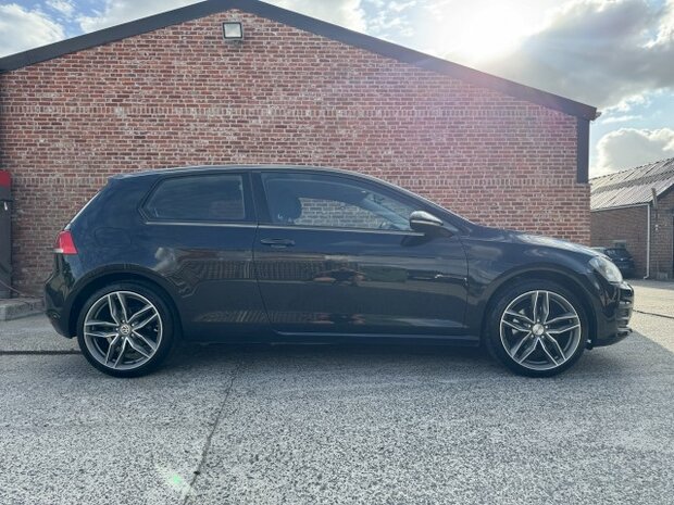 Volkswagen Golf 7 1.2tsi "GARANTIE" gekeurd/trekhaak/18inch