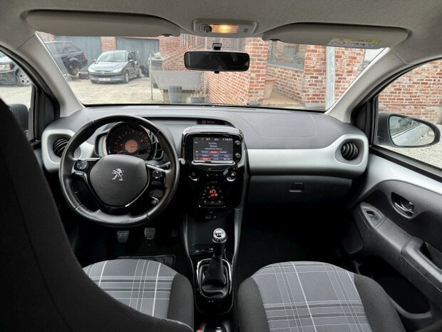 Peugeot 108 "75 000km" Navi/cruise/pdc/carplay/camera/2017