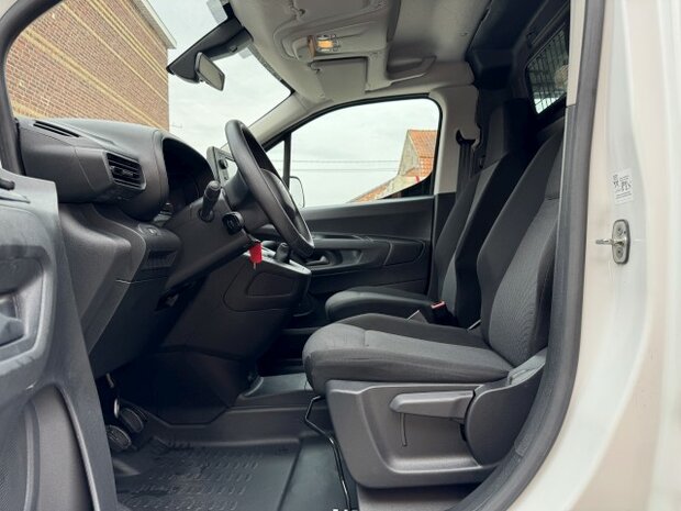 Citroen Berlingo 1.2i "LICHTE VRACHT" 70 000km/oh-boek/2021
