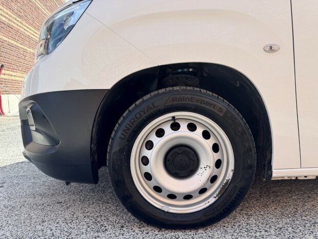 Opel combo 1.5d "NIEUW-model" lichtevracht/airco/pdc/2019