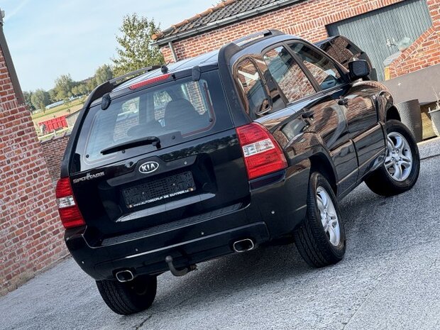 Kia Sportage 2.0 CRDI "GEKEURD" Leder/airco/trekhaak/pdc