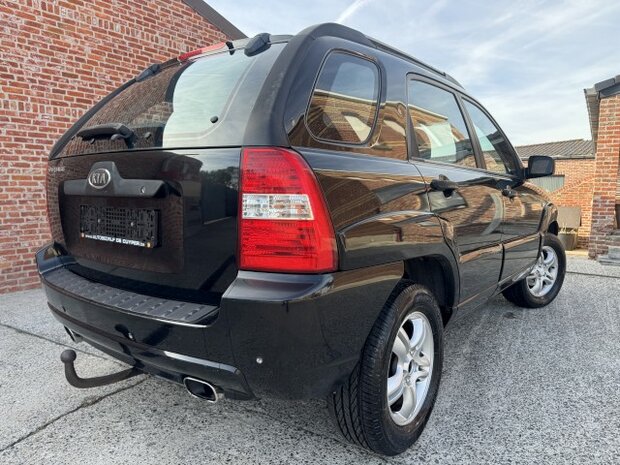 Kia Sportage 2.0 CRDI "GEKEURD" Leder/airco/trekhaak/pdc