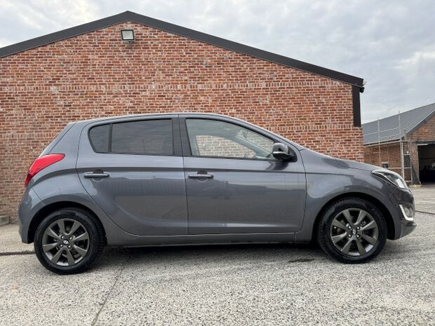 Hyundai I20 1.3i "GARANTIE" airco/BLEUTOOTH/benzine/135000km
