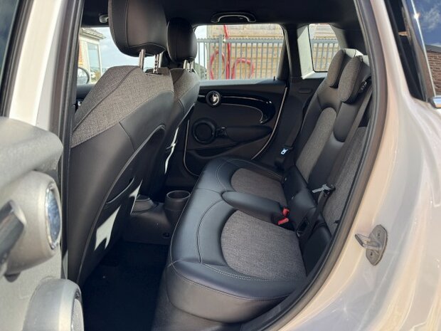 Mini Cooper 1.5i "AUTOMAAT" Full-option/carplay/virtual/2023