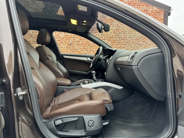 Audi a4 avant "NIEUWSTAAT" Navi/xenon/pano/leder/oh-boek