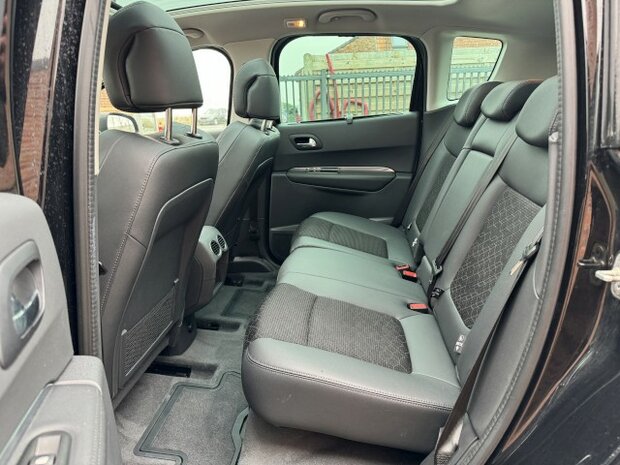 Peugeot 3008 1.2i "GARANTIE" Navi/camera/pdc/clima/oh-boek