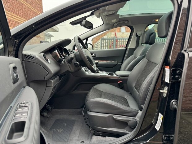 Peugeot 3008 1.2i "GARANTIE" Navi/camera/pdc/clima/oh-boek
