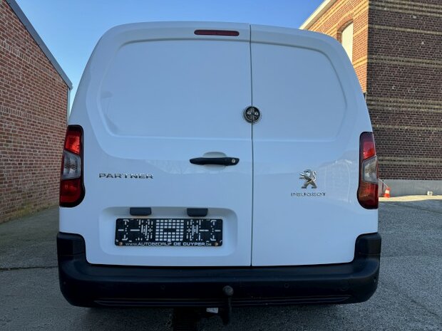Peugeot partner XL "LICHTE VRACHT" Navi/CARPLAY/euro6d/2020