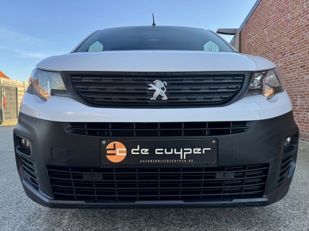 Peugeot partner XL "LICHTE VRACHT" Navi/CARPLAY/euro6d/2020