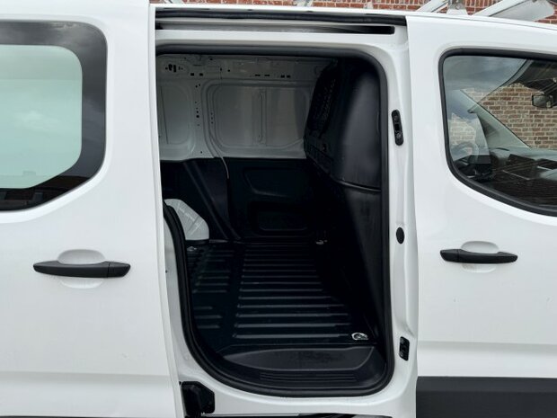 Citroen Berlingo"LICHTE VRACHT"benzine/trekhaak/80000km/2022