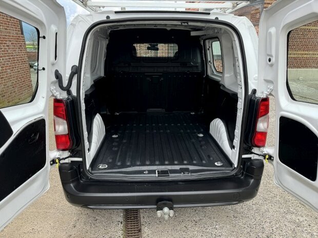 Citroen Berlingo"LICHTE VRACHT"benzine/trekhaak/80000km/2022