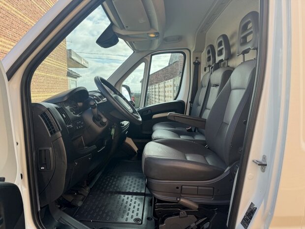 Peugeot Boxer2.2hdi"LICHTE VRACHT"L2 H2/euro6d/trekhaak/2020
