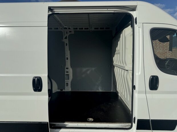 Peugeot Boxer2.2hdi"LICHTE VRACHT"L2 H2/euro6d/trekhaak/2020