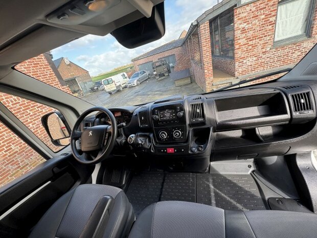 Peugeot Boxer2.2hdi"LICHTE VRACHT"L2 H2/euro6d/trekhaak/2020