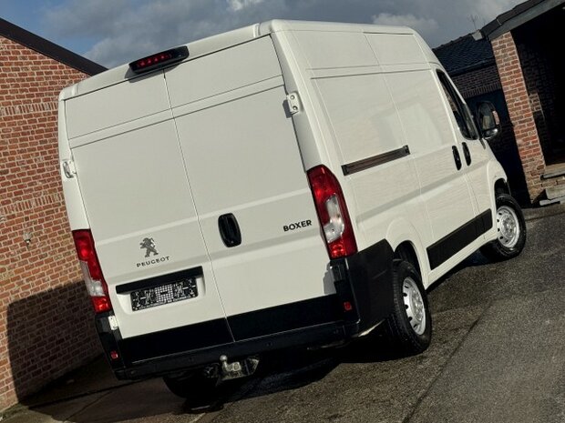 Peugeot Boxer2.2hdi"LICHTE VRACHT"L2 H2/euro6d/trekhaak/2020