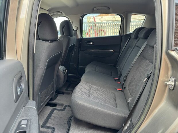 Peugeot 3008 1.6i "GARANTIE" cruise/clima/trekhaak/benzine!