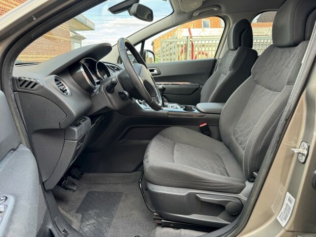 Peugeot 3008 1.6i "GARANTIE" cruise/clima/trekhaak/benzine!