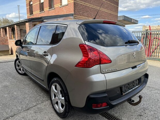 Peugeot 3008 1.6i "GARANTIE" cruise/clima/trekhaak/benzine!
