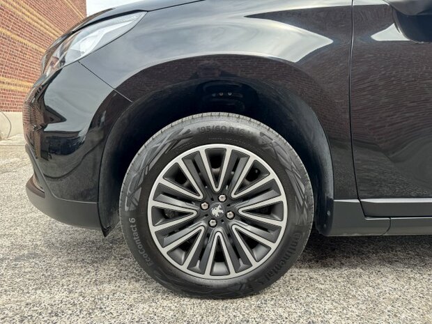Peugeot 2008 1.2i "GARANTIE" Navi/clima/pdc/75 000km/oh-boek