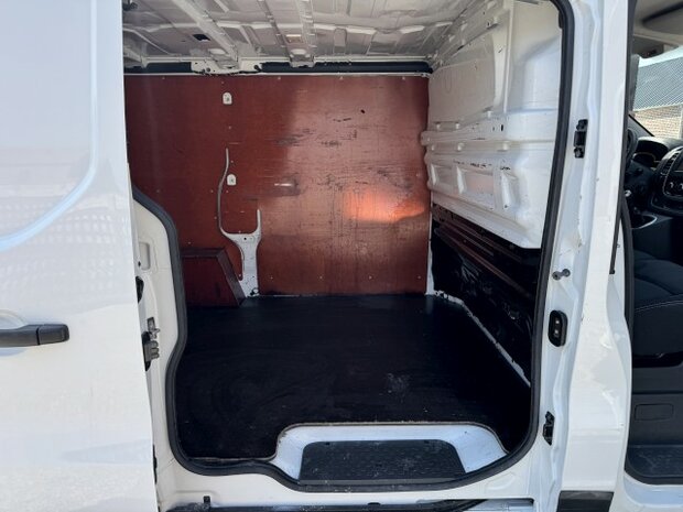 Renault Trafic 2.0dci"LICHTE VRACHT"3zitplaats/trekhaak/2021
