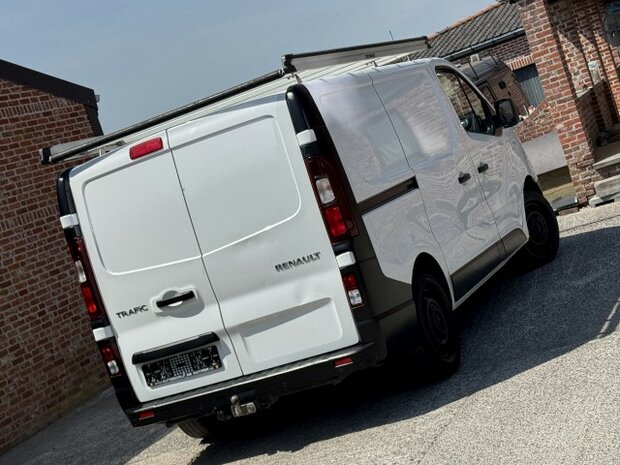 Renault Trafic 2.0dci"LICHTE VRACHT"3zitplaats/trekhaak/2021