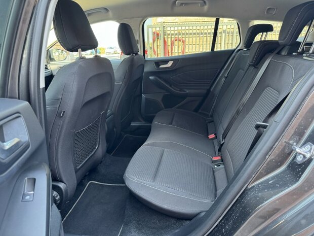 Ford focus 1.0i "80 000km" carplay/keyless/cruise/camera