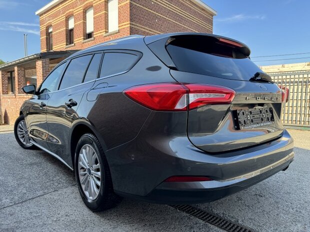 Ford focus 1.0i "80 000km" carplay/keyless/cruise/camera