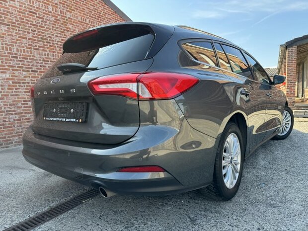 Ford focus 1.0i "80 000km" carplay/keyless/cruise/camera