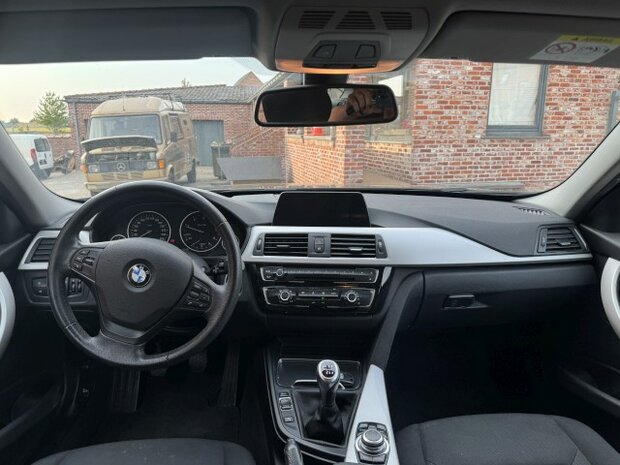 Bmw 316d touring "FACELIFT" Navi/cruise/pdc/clima/ohboek/eu6