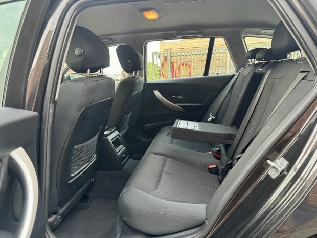 Bmw 316d touring "FACELIFT" Navi/cruise/pdc/clima/ohboek/eu6