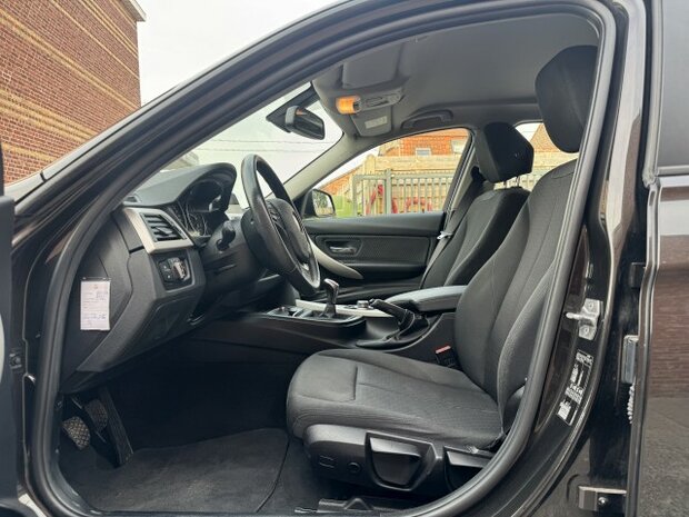 Bmw 316d touring "FACELIFT" Navi/cruise/pdc/clima/ohboek/eu6