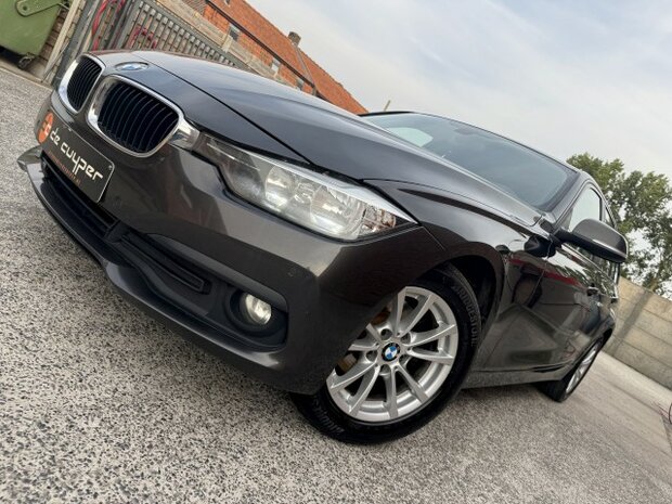 Bmw 316d touring "FACELIFT" Navi/cruise/pdc/clima/ohboek/eu6