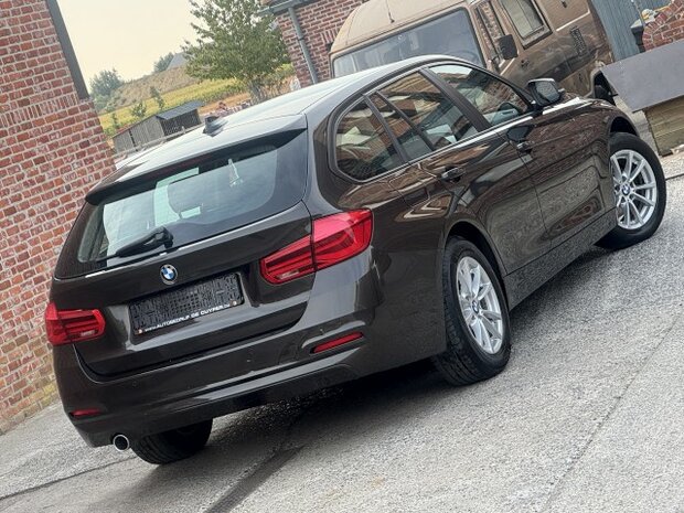 Bmw 316d touring "FACELIFT" Navi/cruise/pdc/clima/ohboek/eu6