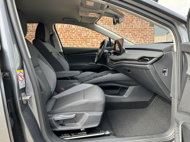 Skoda Elroq 60 "NIEUW" design Loft/61kWh/140kW/RANGE 440km!