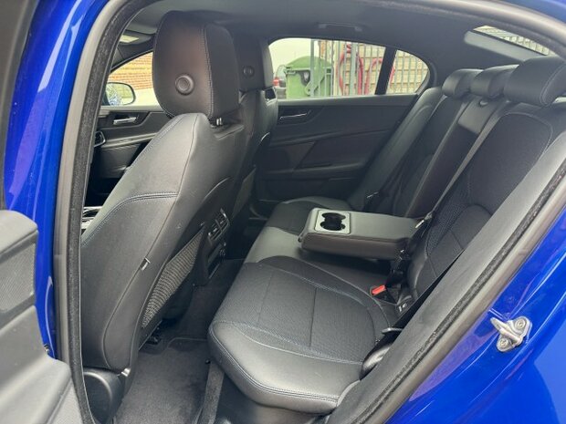 Jaguar Xe "R-sport" Xenon/keyles/MERIDAN/trekhaak/AUTOMAAT