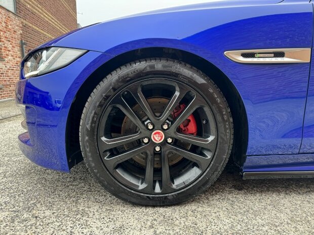 Jaguar Xe "R-sport" Xenon/keyles/MERIDAN/trekhaak/AUTOMAAT