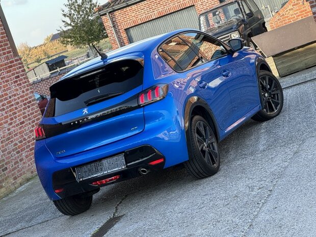 Peugeot 208 "AUTOMAAT" Gt-line/full-option/1500km/2024